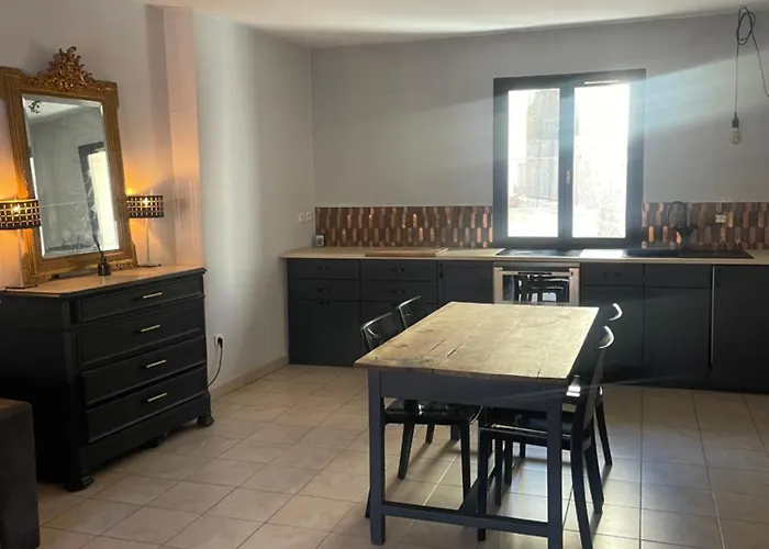 Maison De Village Avec Jacuzzi Et Garage