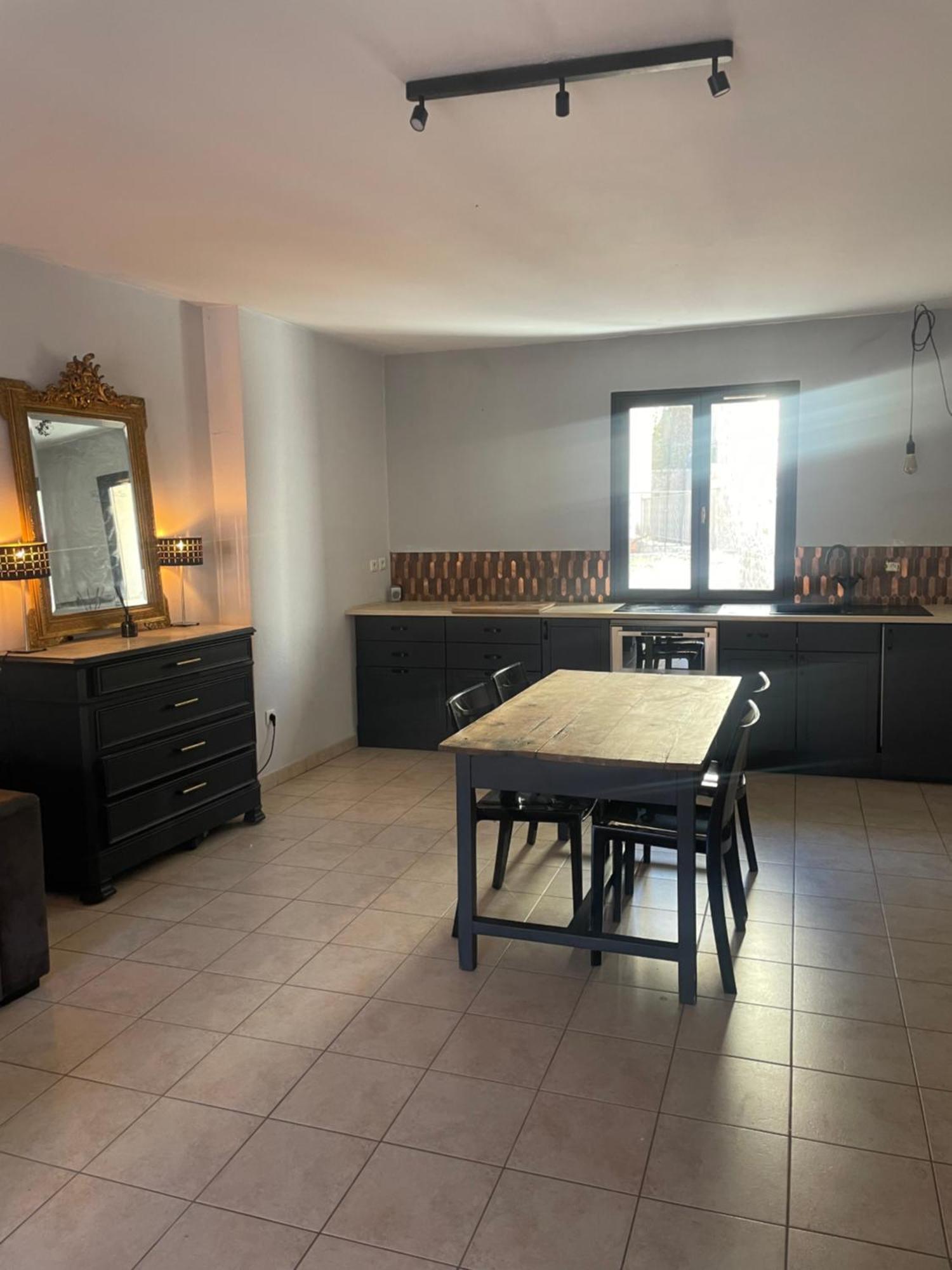 Maison De Village Avec Jacuzzi Et Garage