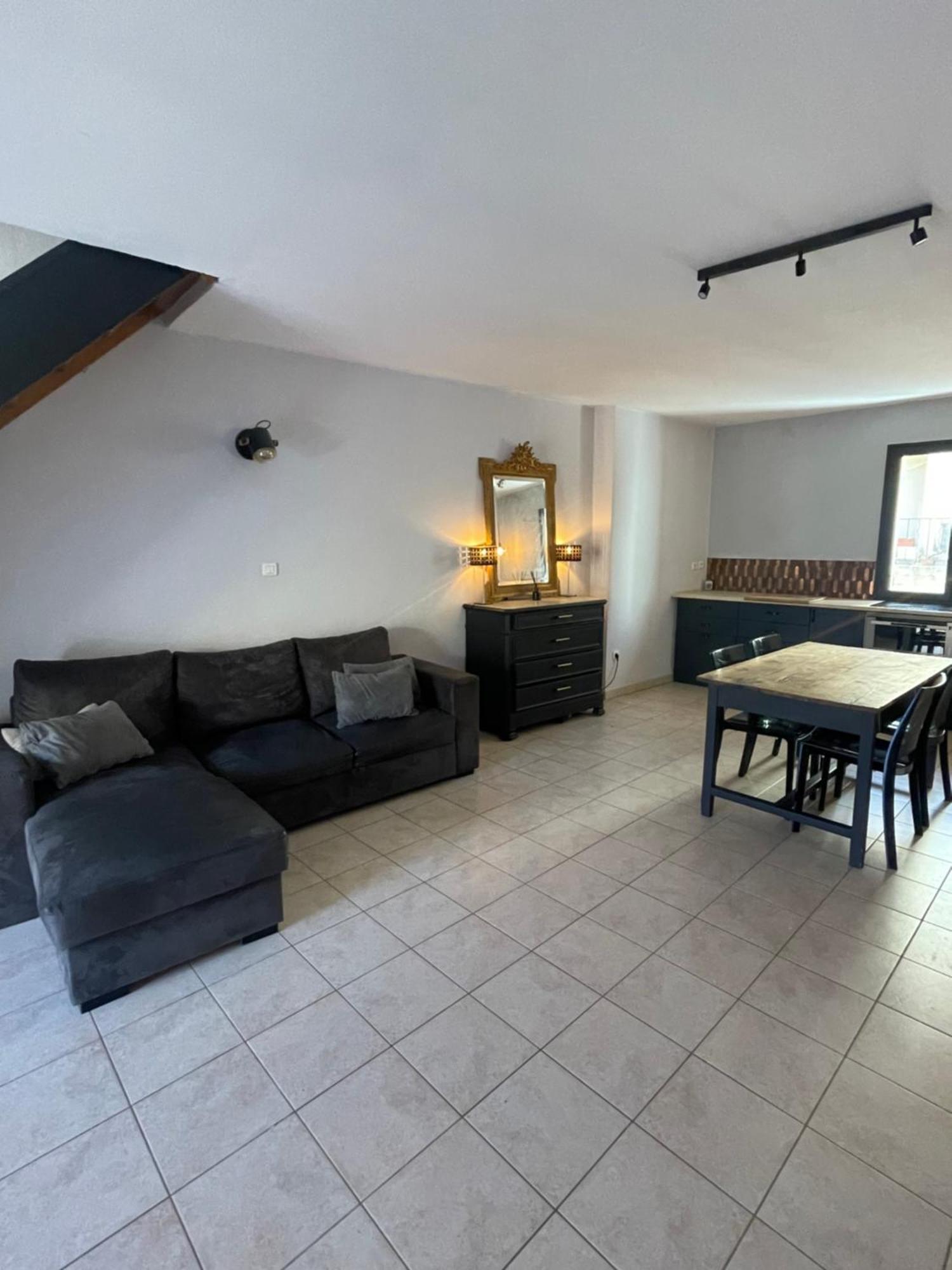 Holiday home Maison De Village Avec Jacuzzi Et Garage